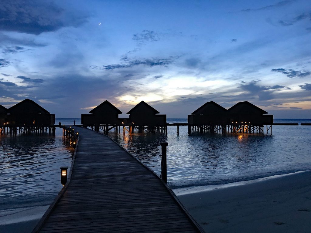 Water Bungalow Beach Water Bungalow - JBi-Weisendorf / Pixabay